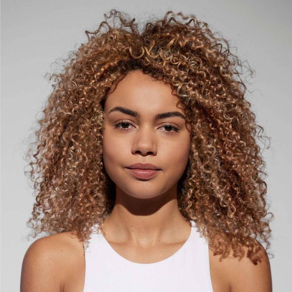 Kérastase Curl Manifesto Refresh Absolu Miracle Curl Refreshing Spray 190ml - Image 3