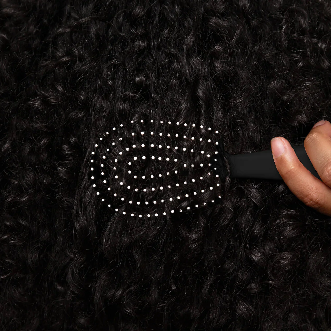 Kitsch Mini Detangling Flexi Brush - Black - Image 4