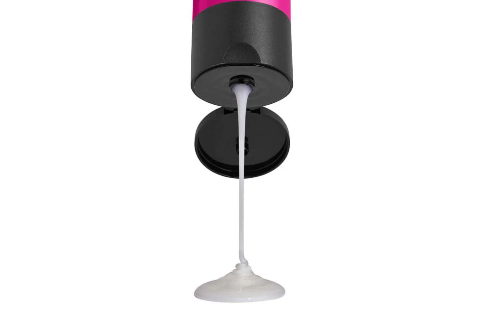 Matrix Keep Me Vivid Shampoo 300ml - Image 3